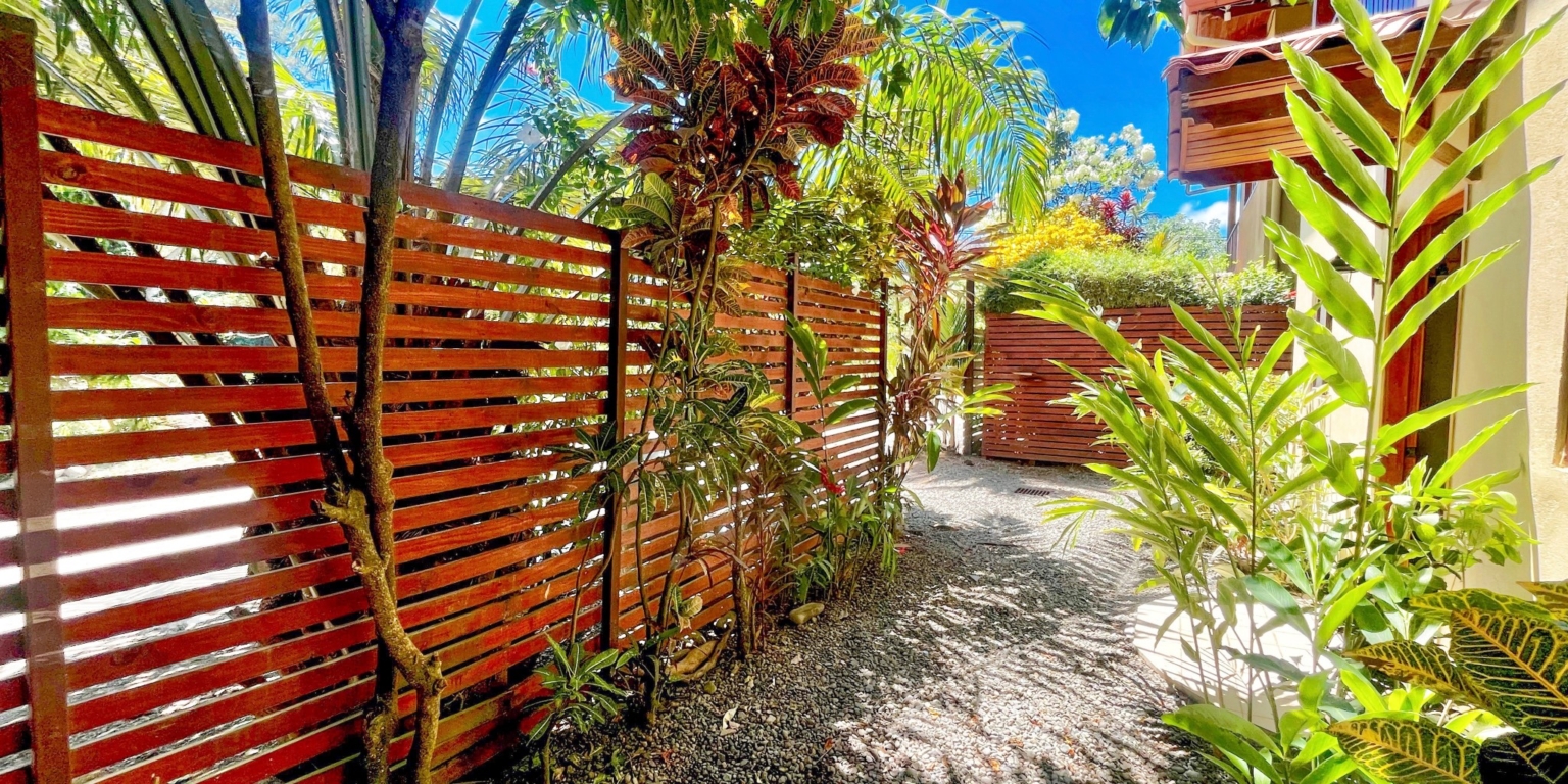 Easy Walk-to-Beach 3-Bedroom Villa just 2 Minutes Walk to Dominical Beach Costa Rica Easy Walk-to-Beach 3-Bedroom Villa just 2 Minutes Walk to Dominical Beach Costa Rica