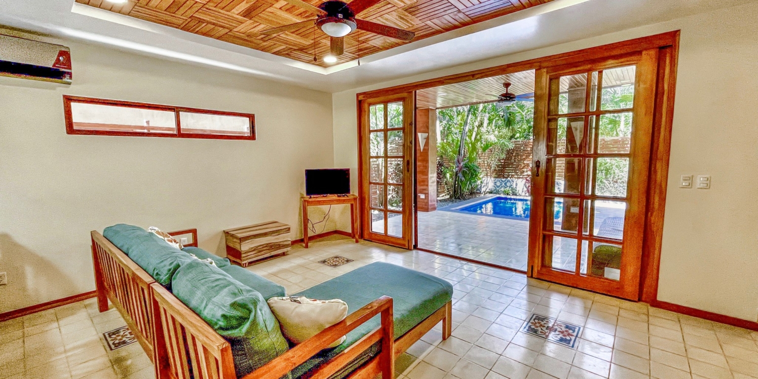 Easy Walk-to-Beach 3-Bedroom Villa just 2 Minutes Walk to Dominical Beach Costa Rica Easy Walk-to-Beach 3-Bedroom Villa just 2 Minutes Walk to Dominical Beach Costa Rica