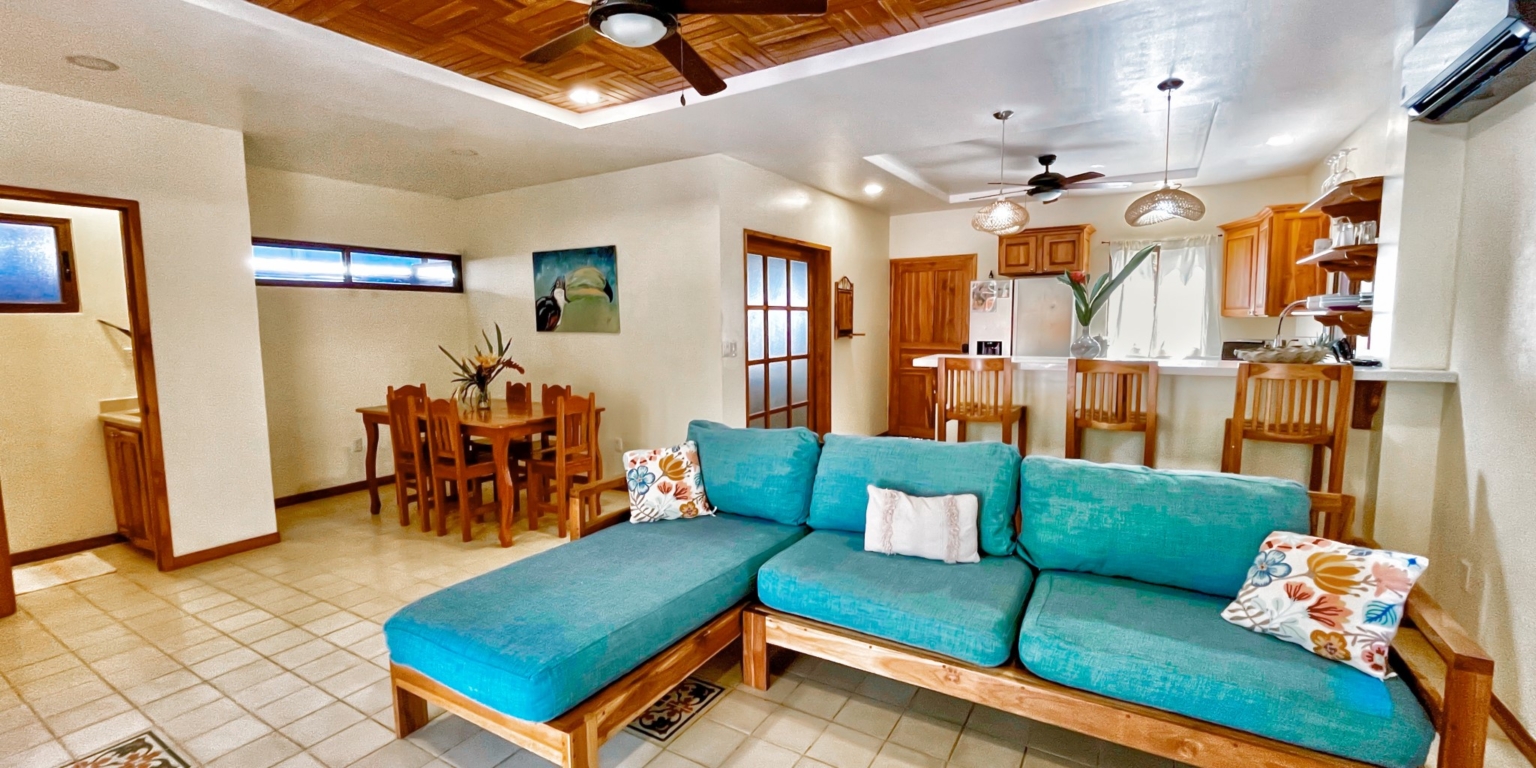 Easy Walk-to-Beach 3-Bedroom Villa just 2 Minutes Walk to Dominical Beach Costa Rica Easy Walk-to-Beach 3-Bedroom Villa just 2 Minutes Walk to Dominical Beach Costa Rica