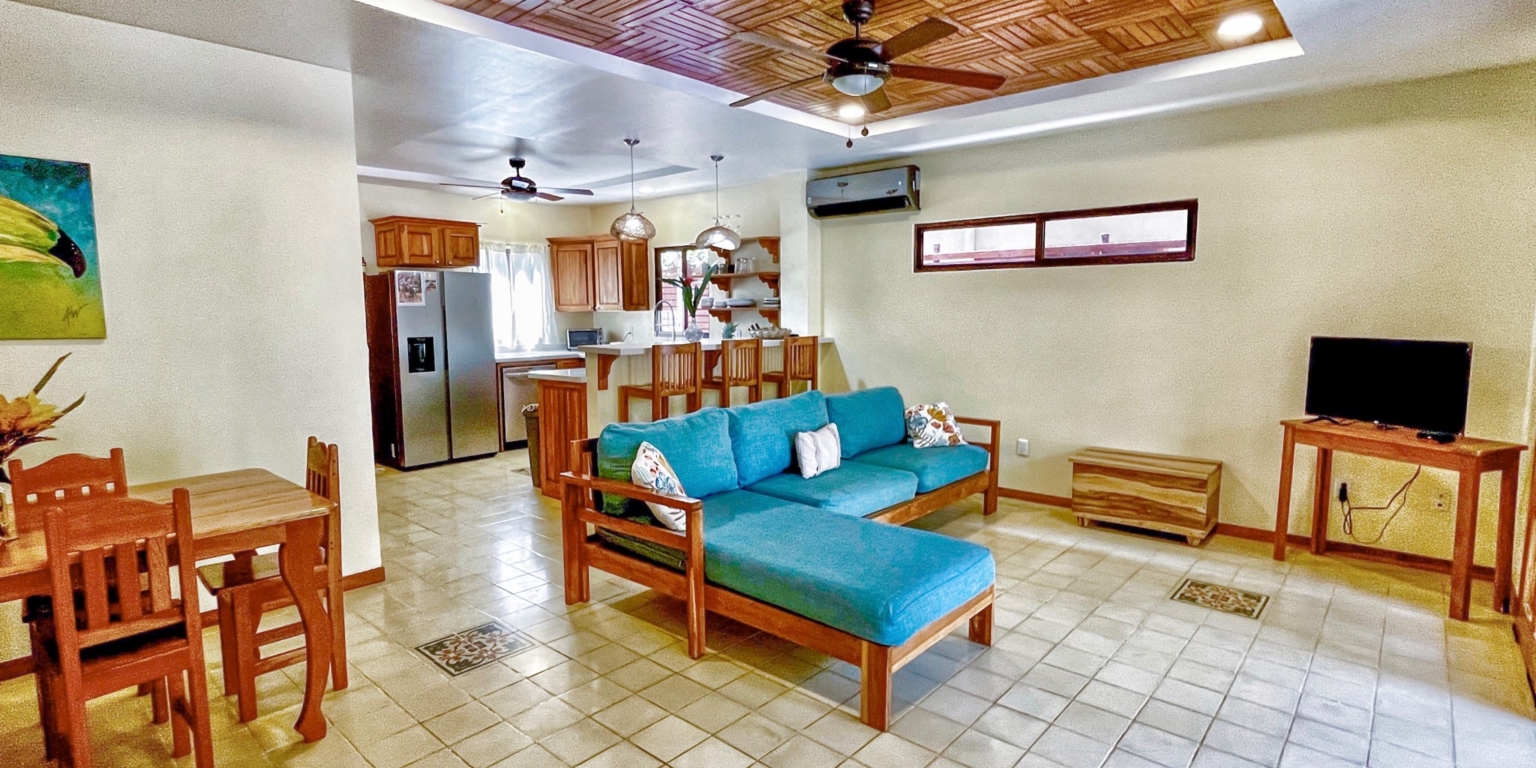 Easy Walk-to-Beach 3-Bedroom Villa just 2 Minutes Walk to Dominical Beach Costa Rica Easy Walk-to-Beach 3-Bedroom Villa just 2 Minutes Walk to Dominical Beach Costa Rica