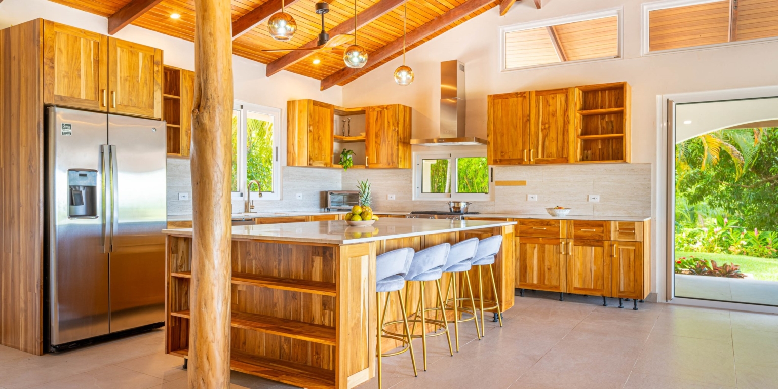 An Ideal Income Property: Breathtaking 4-Bedroom Ocean View Home with Casita in Uvita Costa Rica