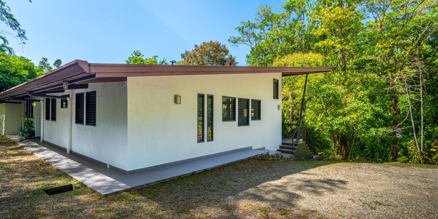 Centally-Located Newer 3-Bedroom home with Pool in Uvita Costa Rica Centally-Located Newer 3-Bedroom home with Pool in Uvita Costa Rica