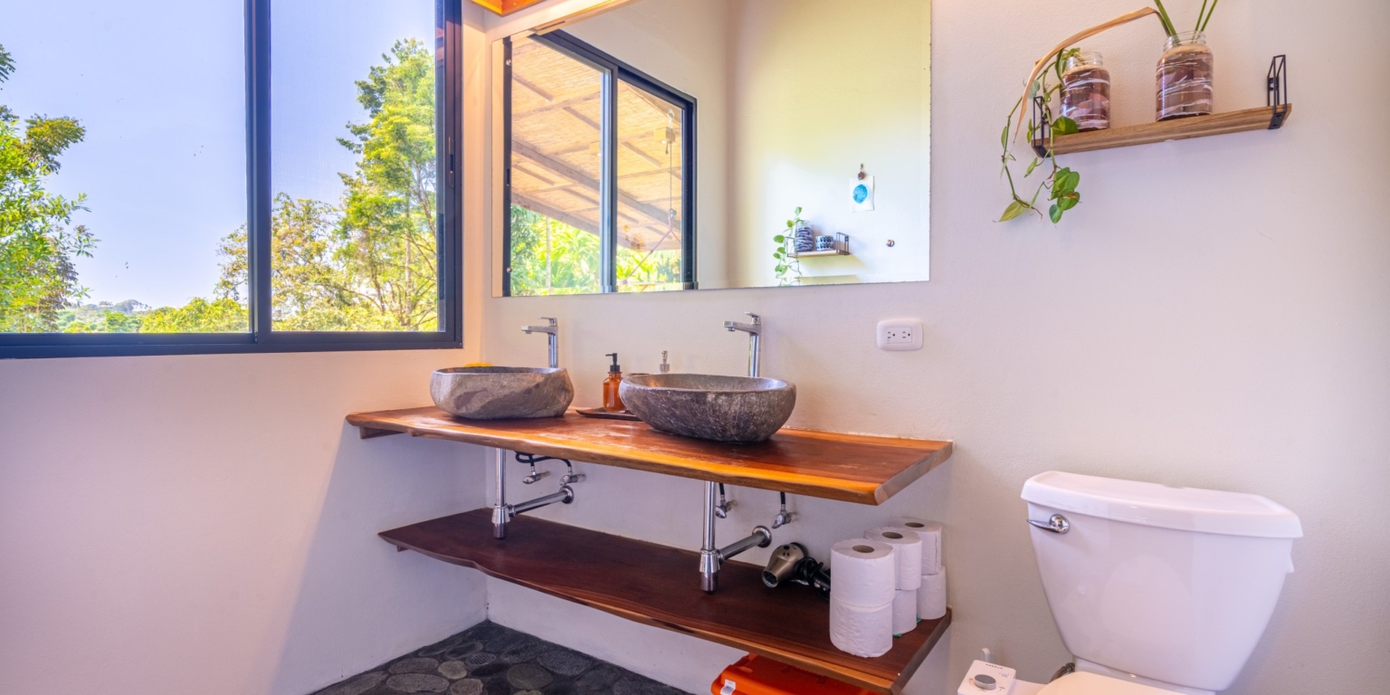 Centally-Located Newer 3-Bedroom home with Pool in Uvita Costa Rica Centally-Located Newer 3-Bedroom home with Pool in Uvita Costa Rica
