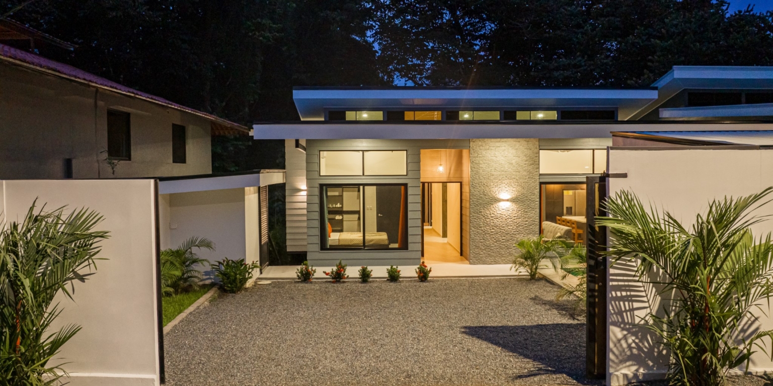 Centally-Located Newer 3-Bedroom home with Pool in Uvita Costa Rica