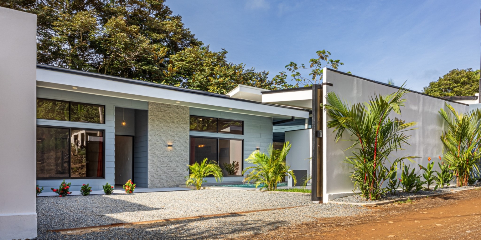 Centally-Located Newer 3-Bedroom home with Pool in Uvita Costa Rica