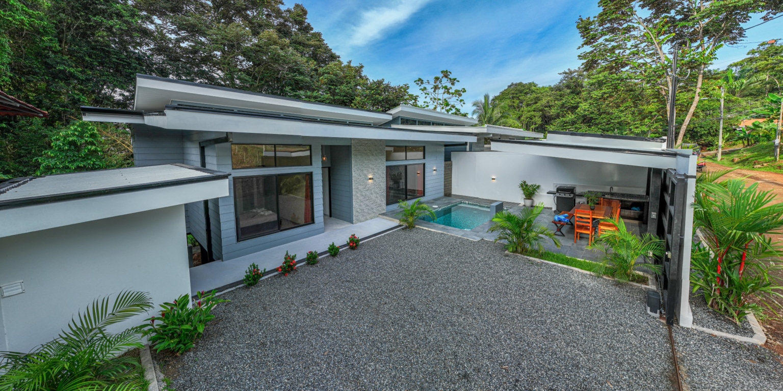 Centally-Located Newer 3-Bedroom home with Pool in Uvita Costa Rica