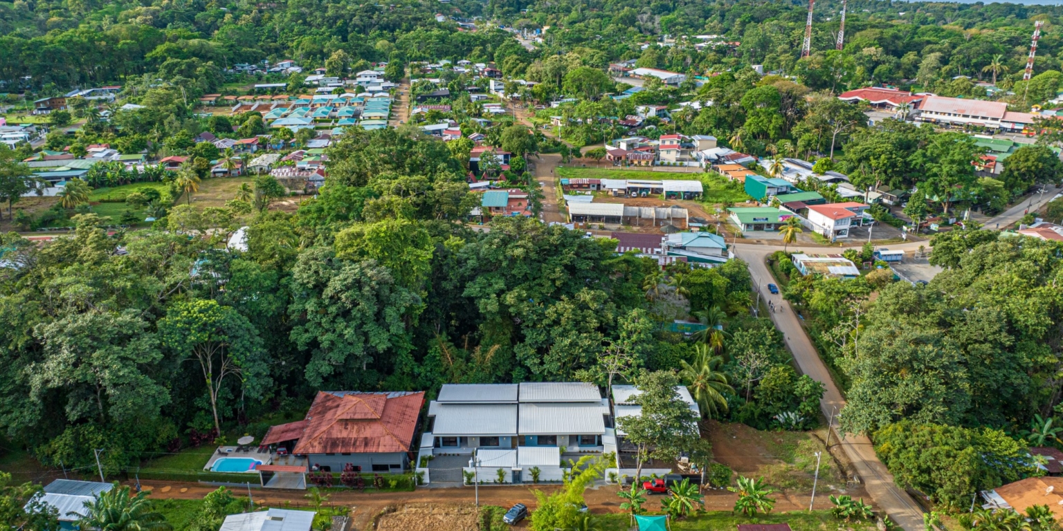 Centally-Located Newer 3-Bedroom home with Pool in Uvita Costa Rica