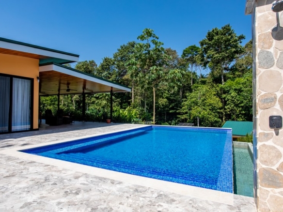 Custom-Build Luxury Retreat 5-Bedrooms, photo 18 of 24