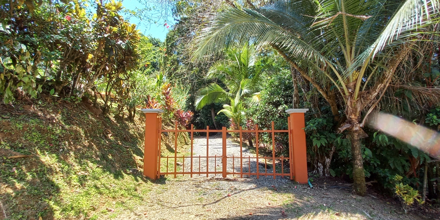 House with 3-Bedrooms & Guest House on Over 4 Acres Backing onto Year-Round River in Ojochal Costa Rica House with 3-Bedrooms & Guest House on Over 4 Acres Backing onto Year-Round River in Ojochal Costa Rica