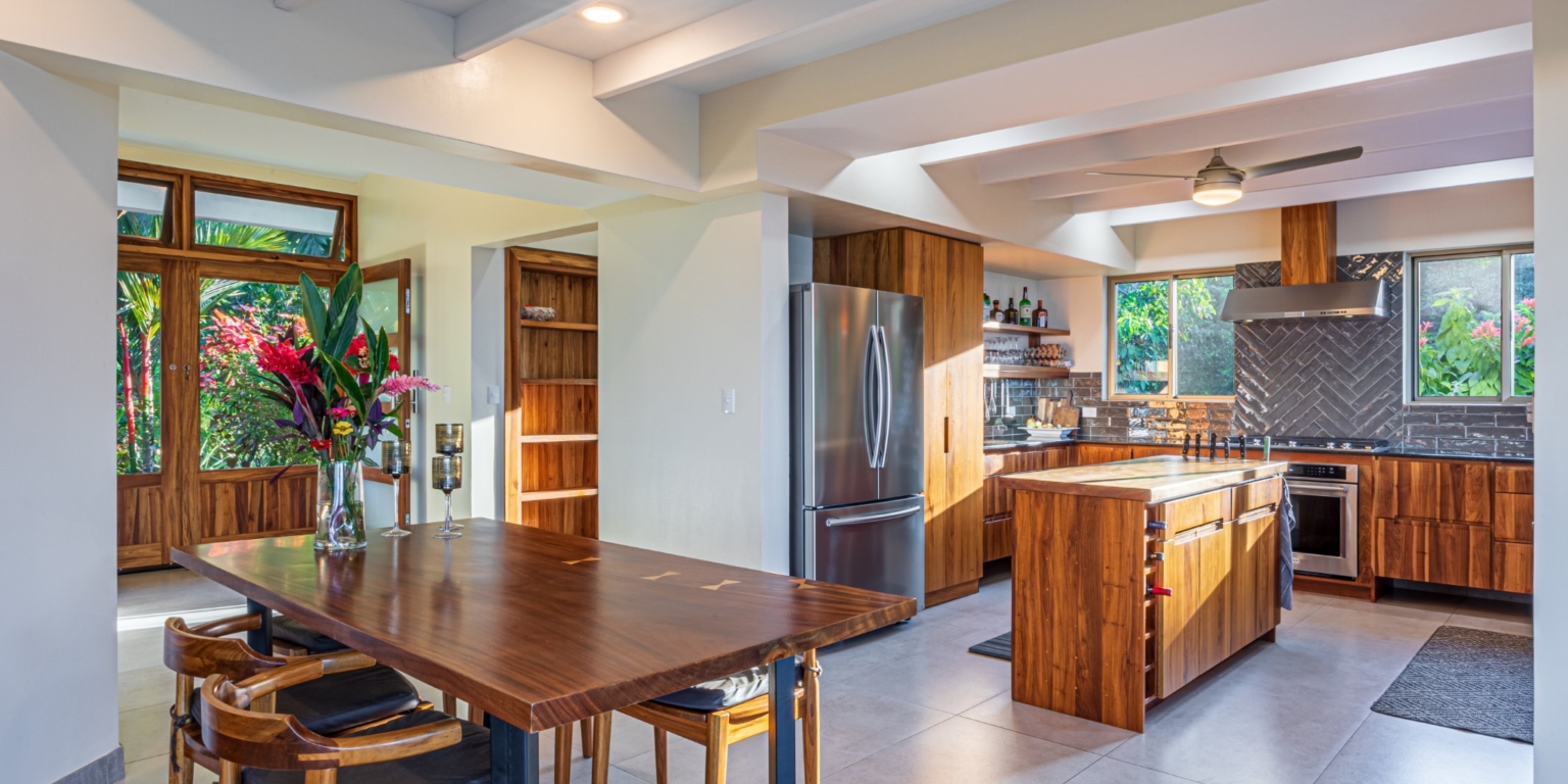 Jaw-Dropping Sunset Ocean View 2-Bedroom Home with Easy Access in Ojochal Costa Rica Jaw-Dropping Sunset Ocean View 2-Bedroom Home with Easy Access in Ojochal Costa Rica