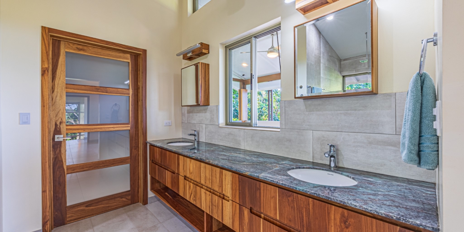 Jaw-Dropping Sunset Ocean View 2-Bedroom Home with Easy Access in Ojochal Costa Rica Jaw-Dropping Sunset Ocean View 2-Bedroom Home with Easy Access in Ojochal Costa Rica