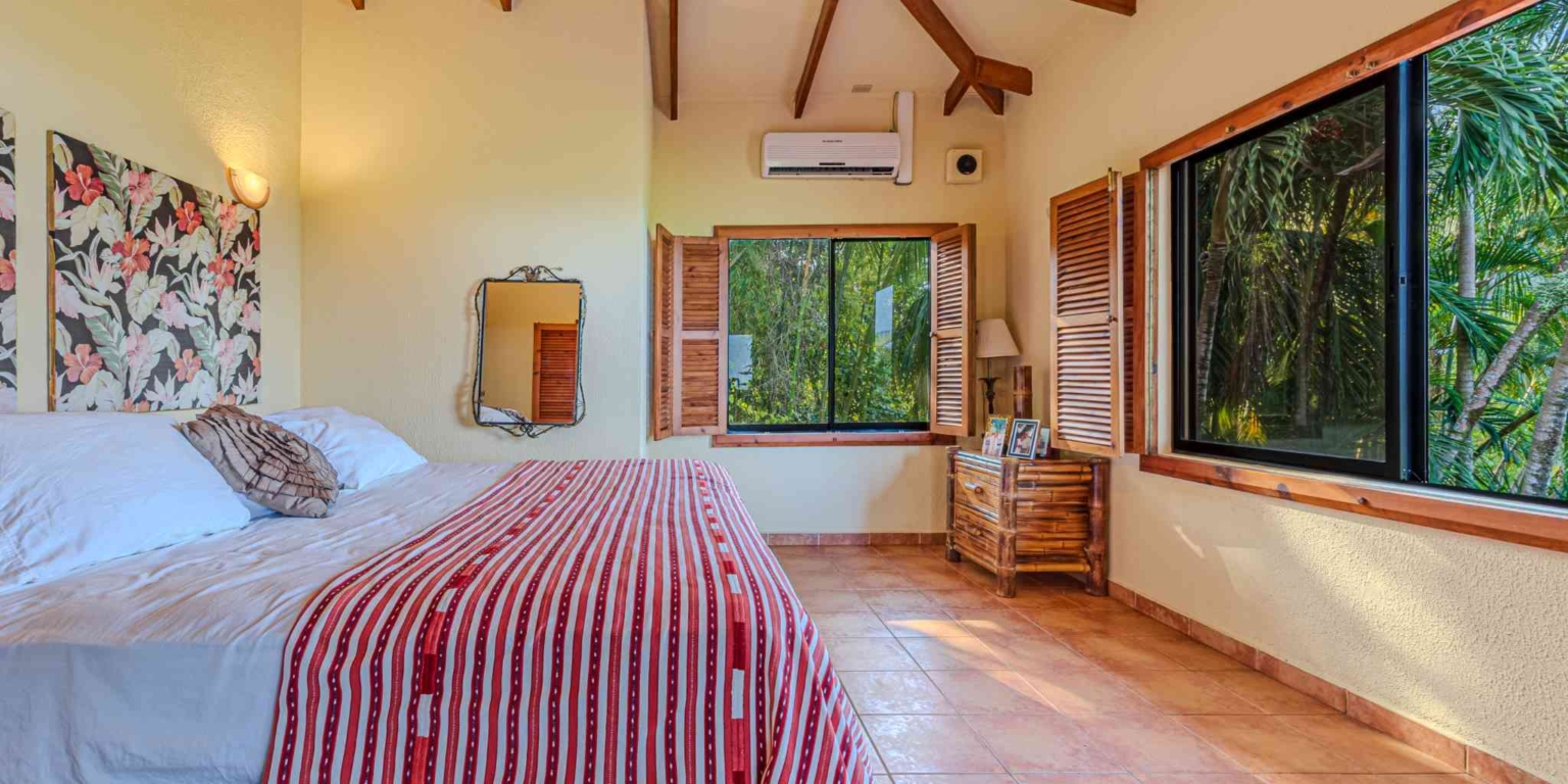 Private Family Estate with Stunning Pacific Sunset Ocean Views & 4-Bedrooms plus Cabin in Hatillo near Dominical Costa Rica