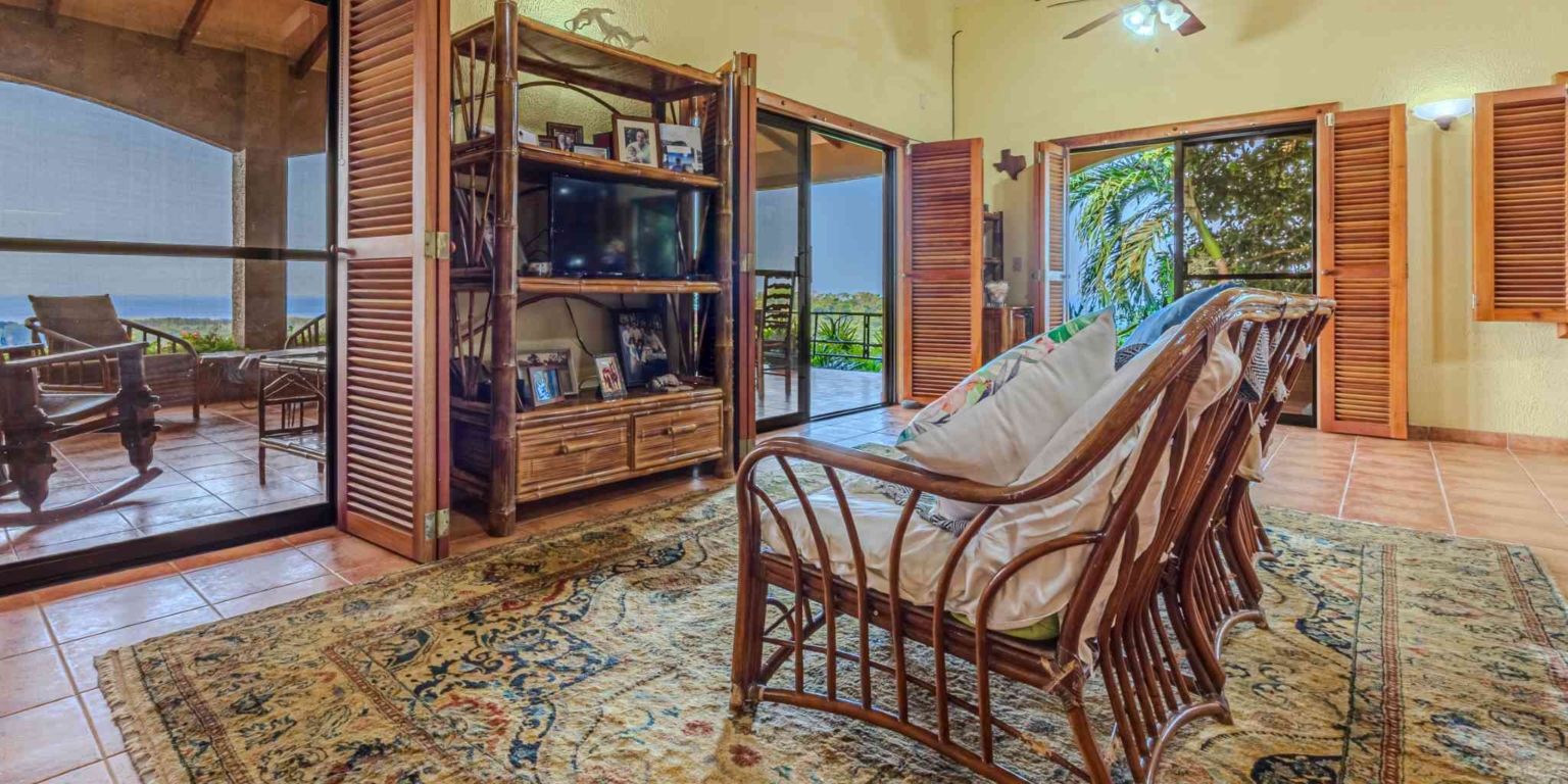 Private Family Estate with Stunning Pacific Sunset Ocean Views & 4-Bedrooms plus Cabin in Hatillo near Dominical Costa Rica