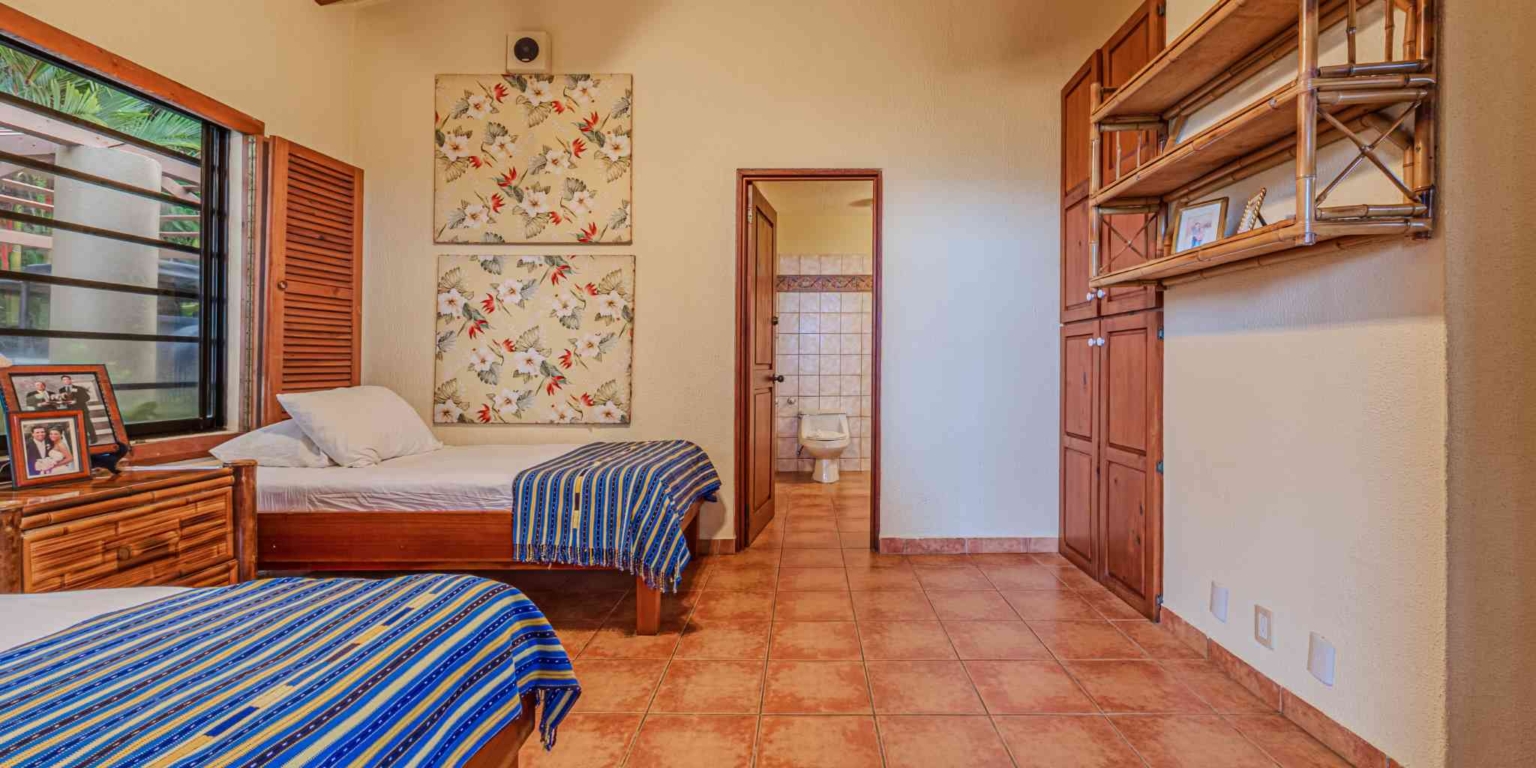 Private Family Estate with Stunning Pacific Sunset Ocean Views & 4-Bedrooms plus Cabin in Hatillo near Dominical Costa Rica