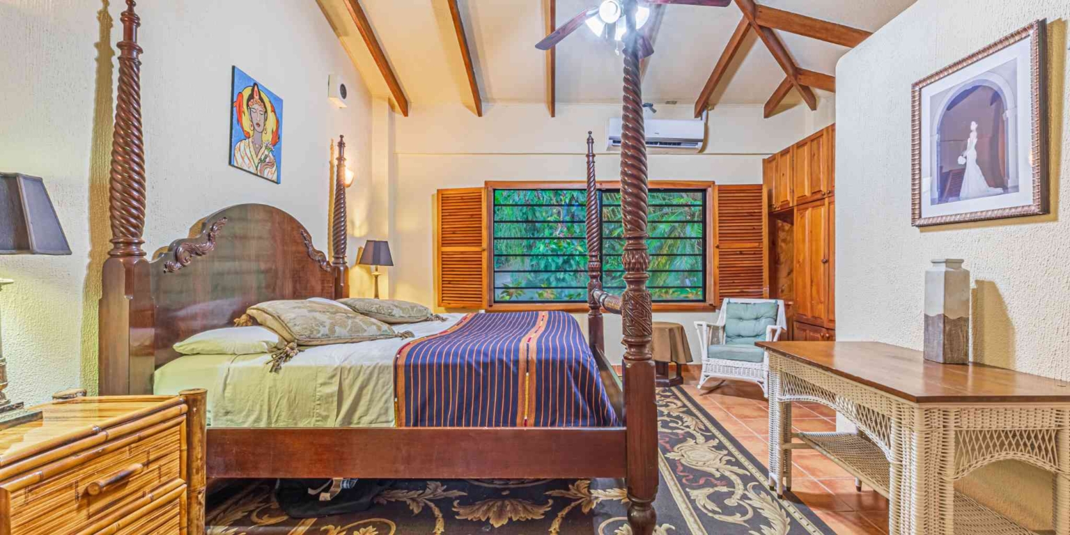 Private Family Estate with Stunning Pacific Sunset Ocean Views & 4-Bedrooms plus Cabin in Hatillo near Dominical Costa Rica