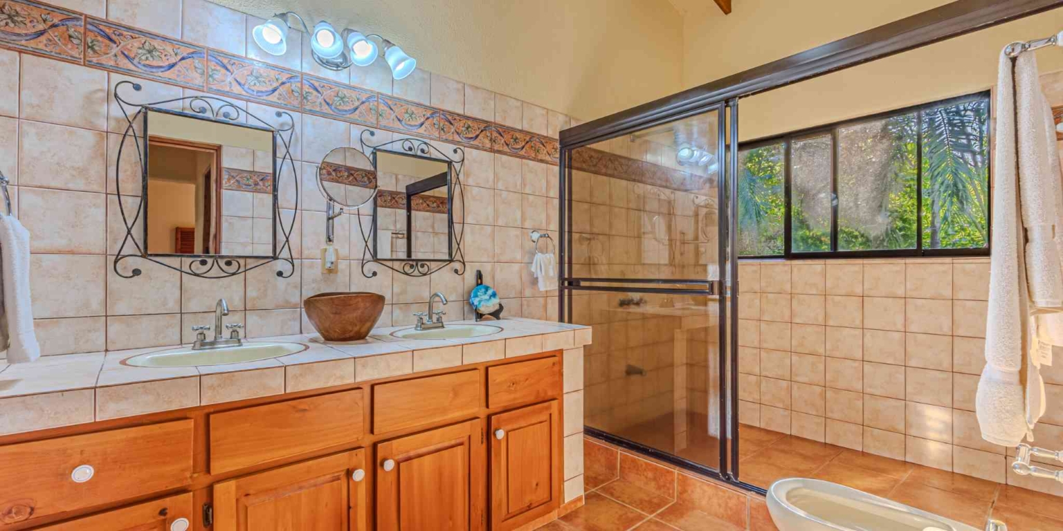 Private Family Estate with Stunning Pacific Sunset Ocean Views & 4-Bedrooms plus Cabin in Hatillo near Dominical Costa Rica
