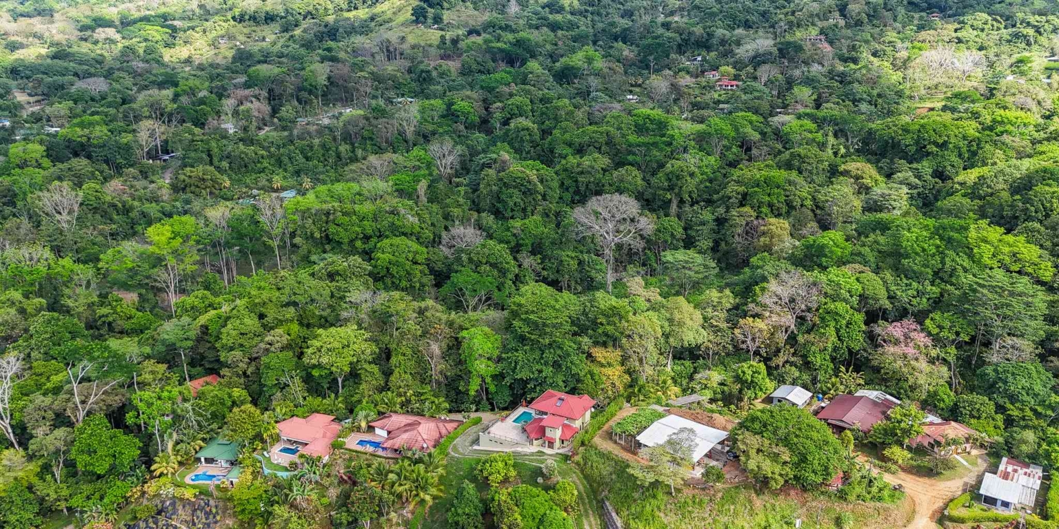 27 (4) Ocean View 3-Bedroom Home with Easy Access and Sparkling Pool in Ojochal Costa Rica