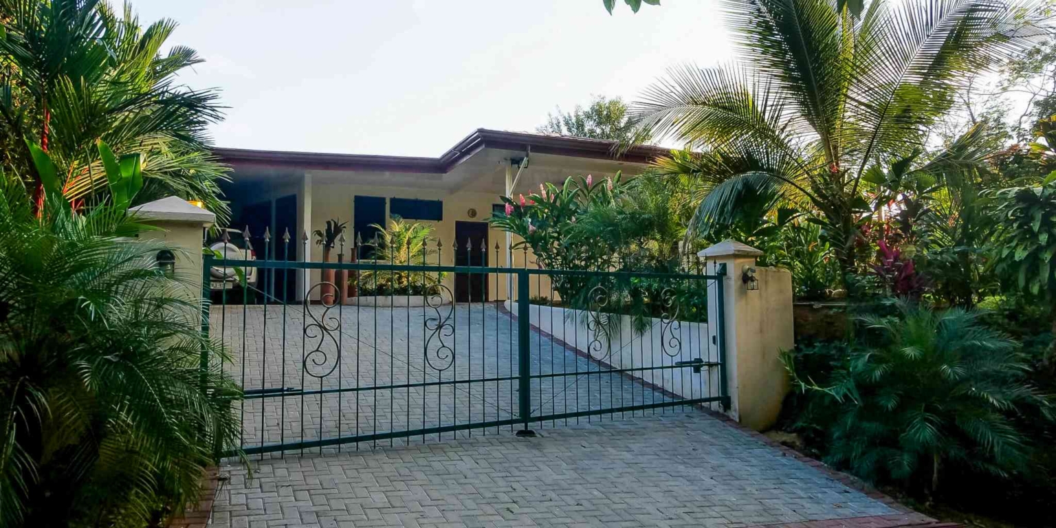 16 Ocean View 3-Bedroom Home with Easy Access and Sparkling Pool in Ojochal Costa Rica