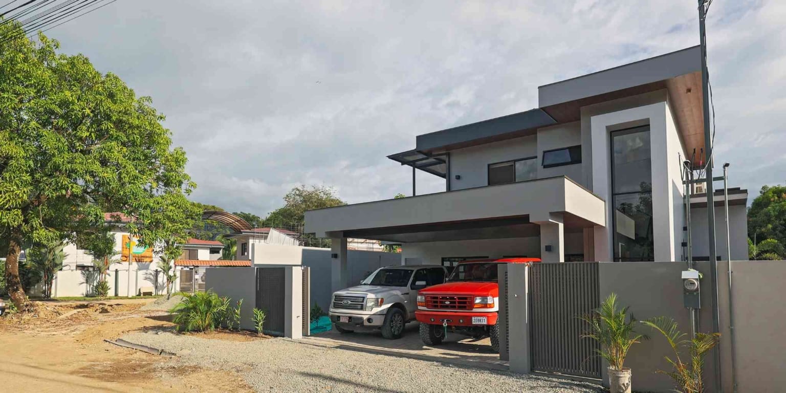 Brand New 4-Bedroom Luxury Home 300 Meter Walk-to-Beach Location 300 Meters from Whale’s Tail Beach in Bahia near Uvita Costa Rica