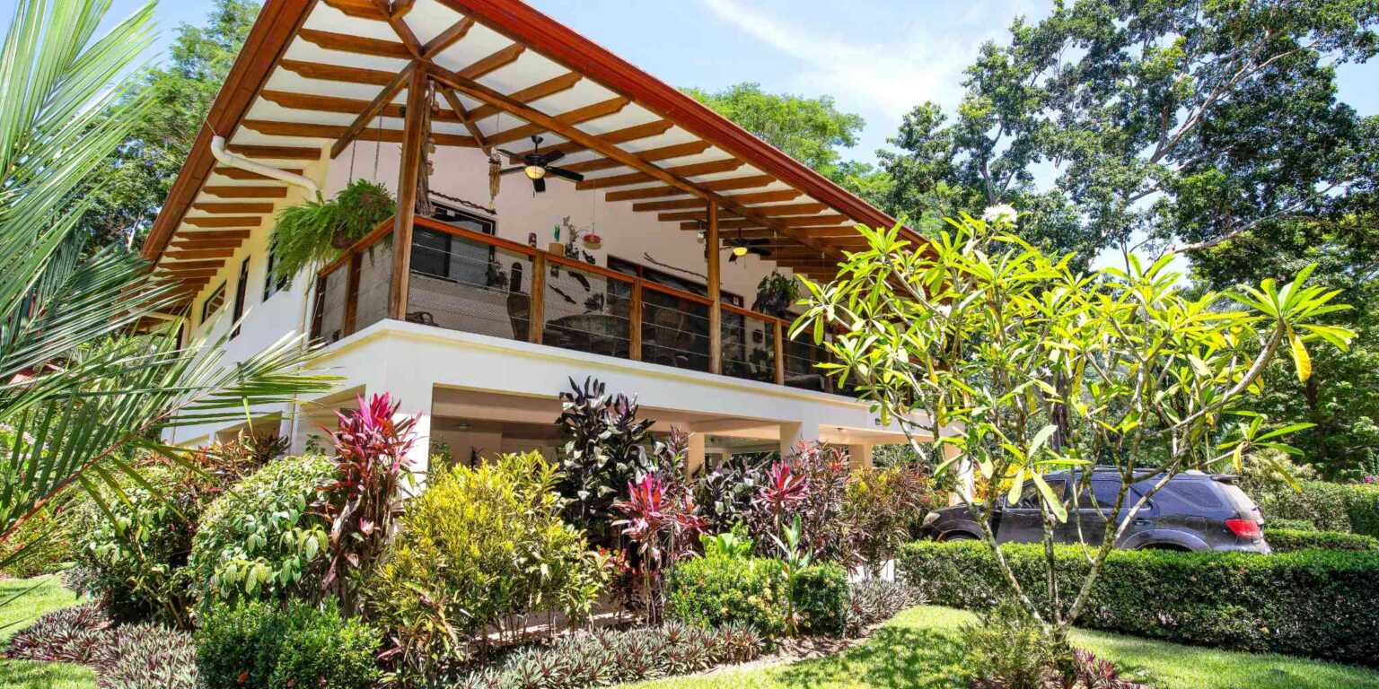 Comfortable 2-Bedroom Home in Riverside Community with Community Pool & Waterfall in Tres Rios Costa Rica