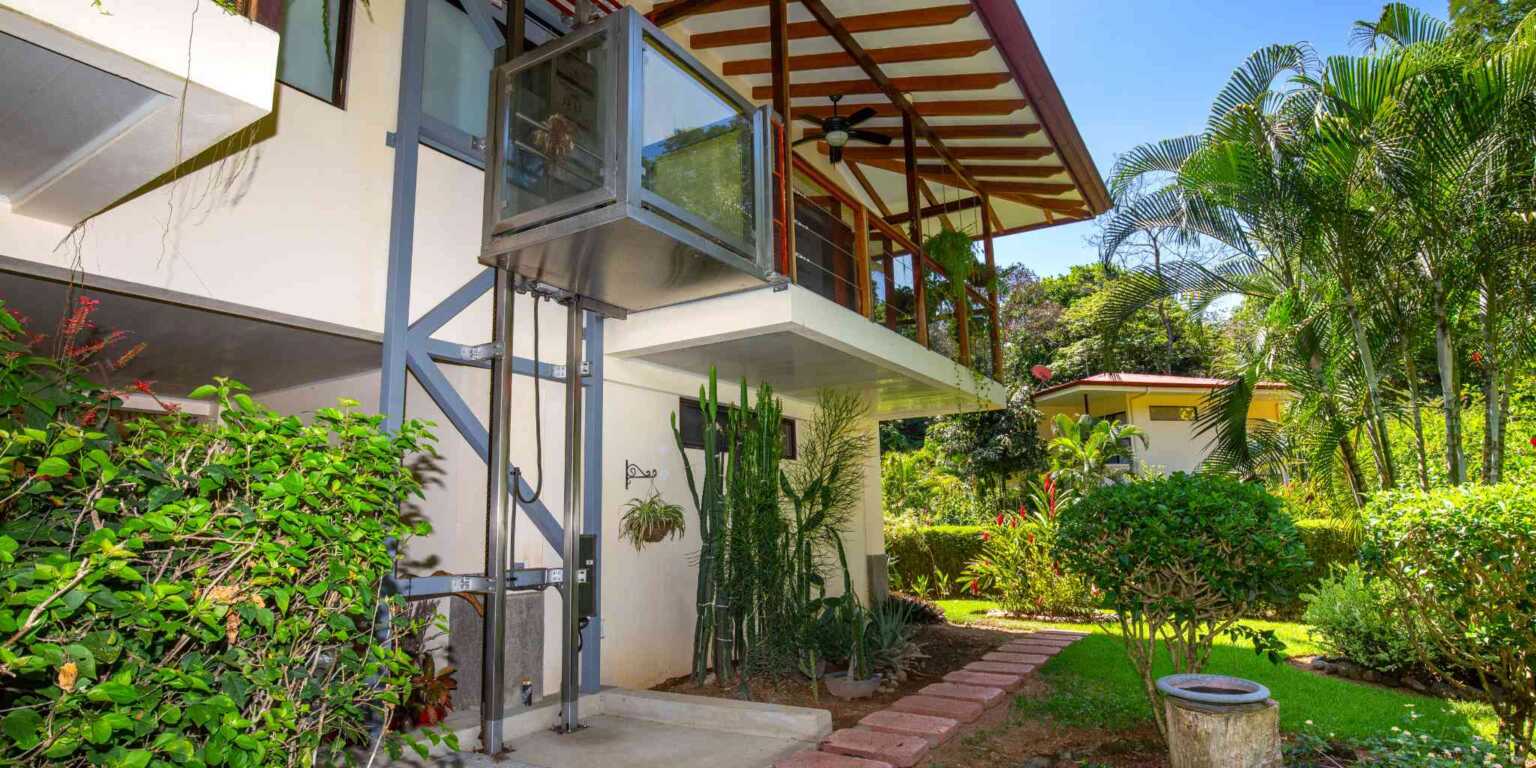 Comfortable 2-Bedroom Home in Riverside Community with Community Pool & Waterfall in Tres Rios Costa Rica