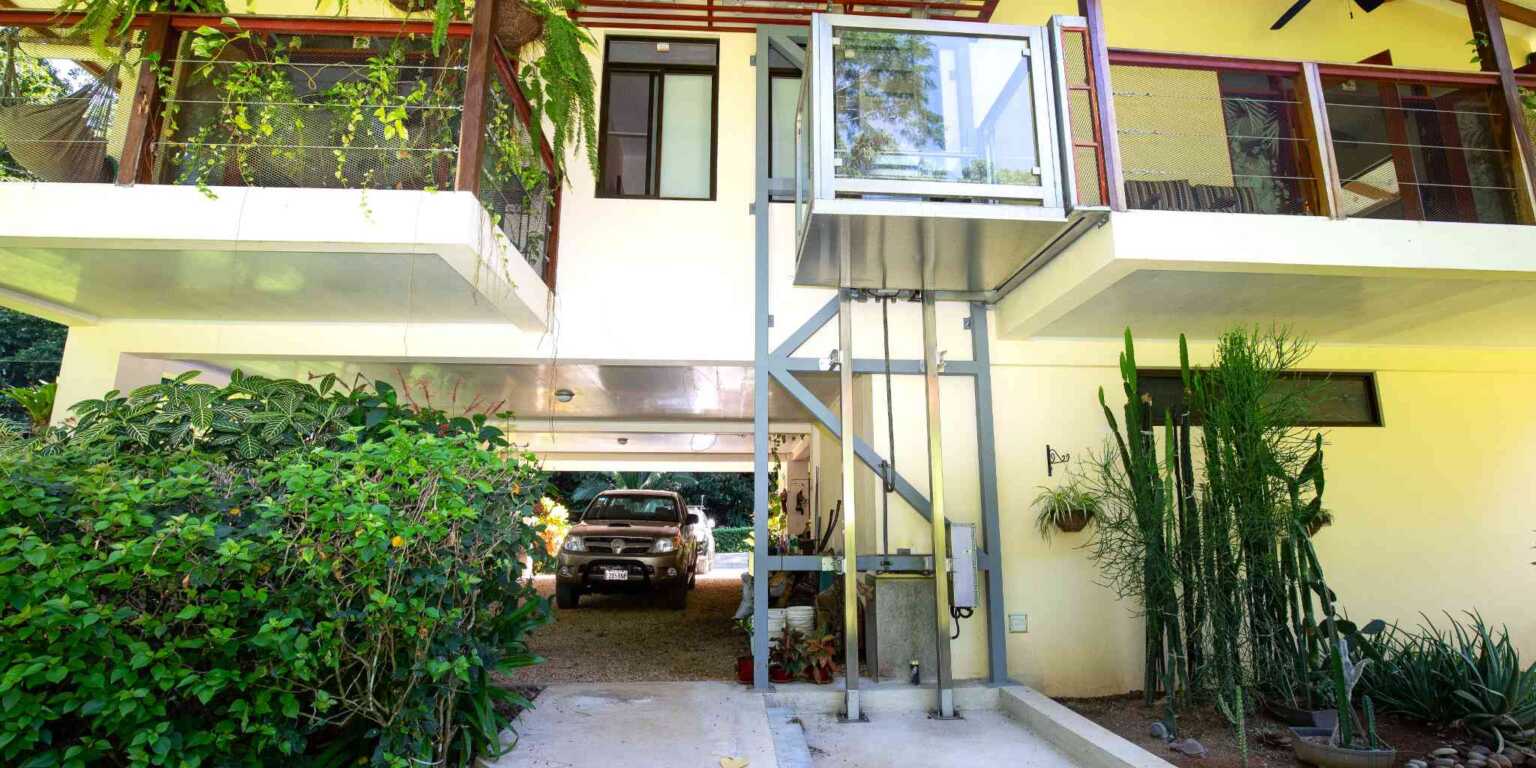Comfortable 2-Bedroom Home in Riverside Community with Community Pool & Waterfall in Tres Rios Costa Rica