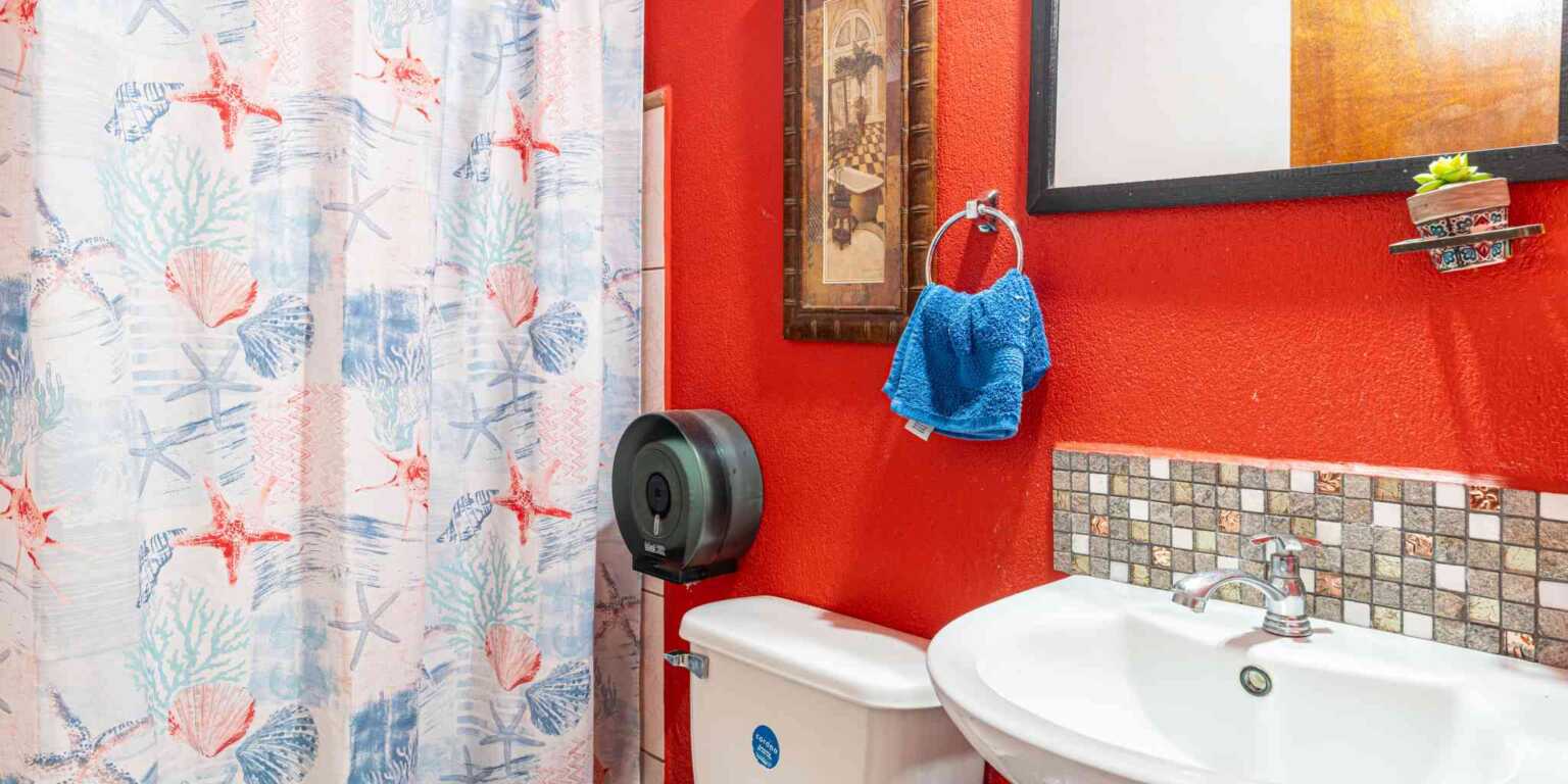 Easy Access 18-Bed Hotel in Prime Location Near Beaches & National Park in Bahia near Uvita Costa Rica