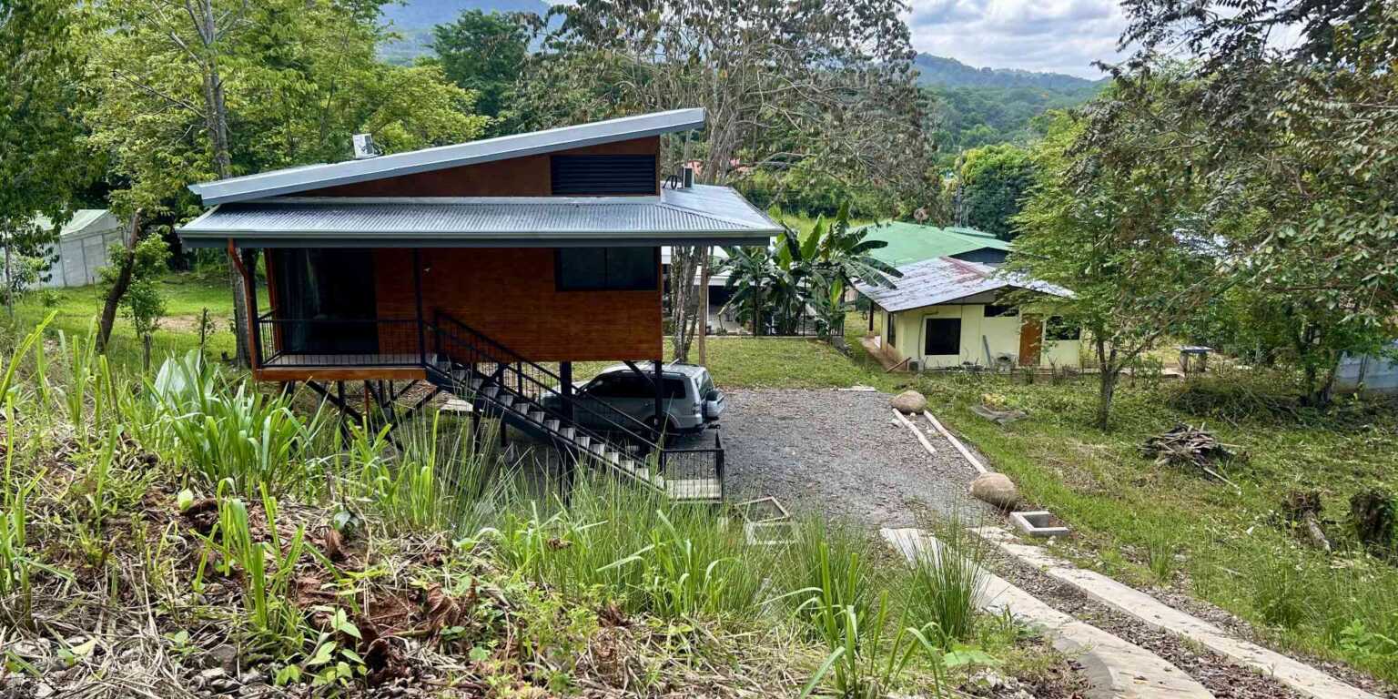 Foto 12-4-24, 9 41 53 a. m. Unique Elevated 2-Bedroom Home with Room to Expand in Ojochal Costa Rica