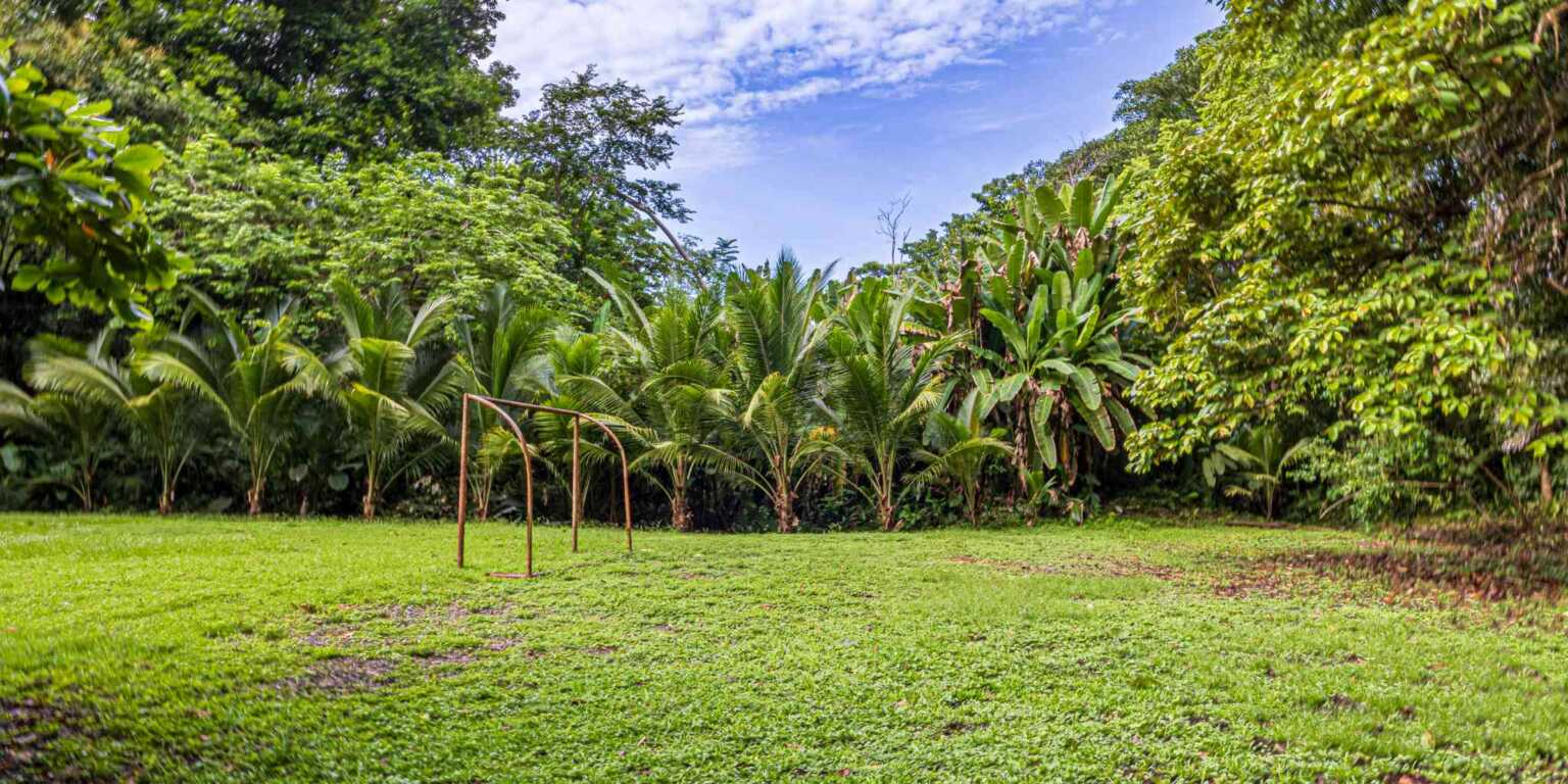 ConeCat-05(1) Rustic Hotel with Restaurant in a Convenient Location near Beaches & Town in Bahia near Uvita Costa Rica