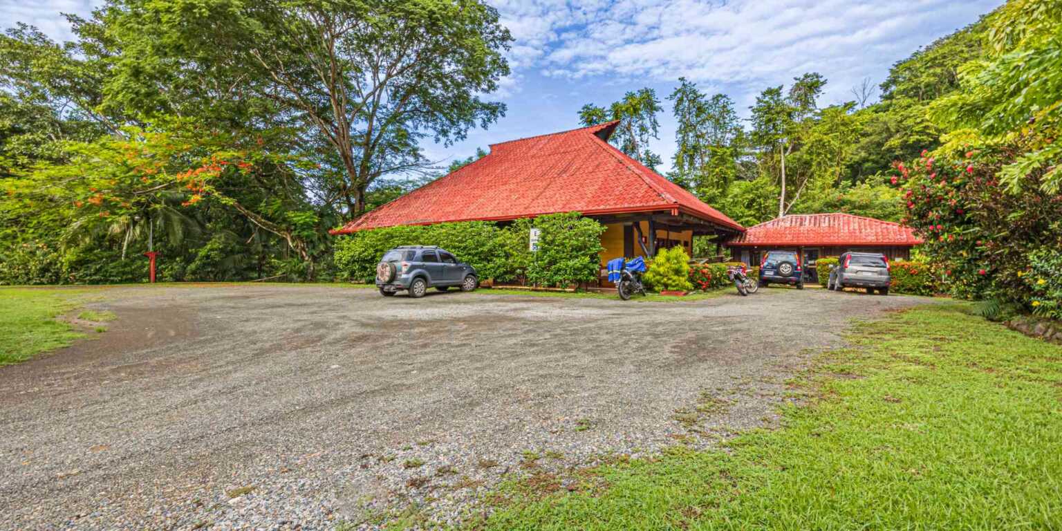 ConeCat-13 Rustic Hotel with Restaurant in a Convenient Location near Beaches & Town in Bahia near Uvita Costa Rica
