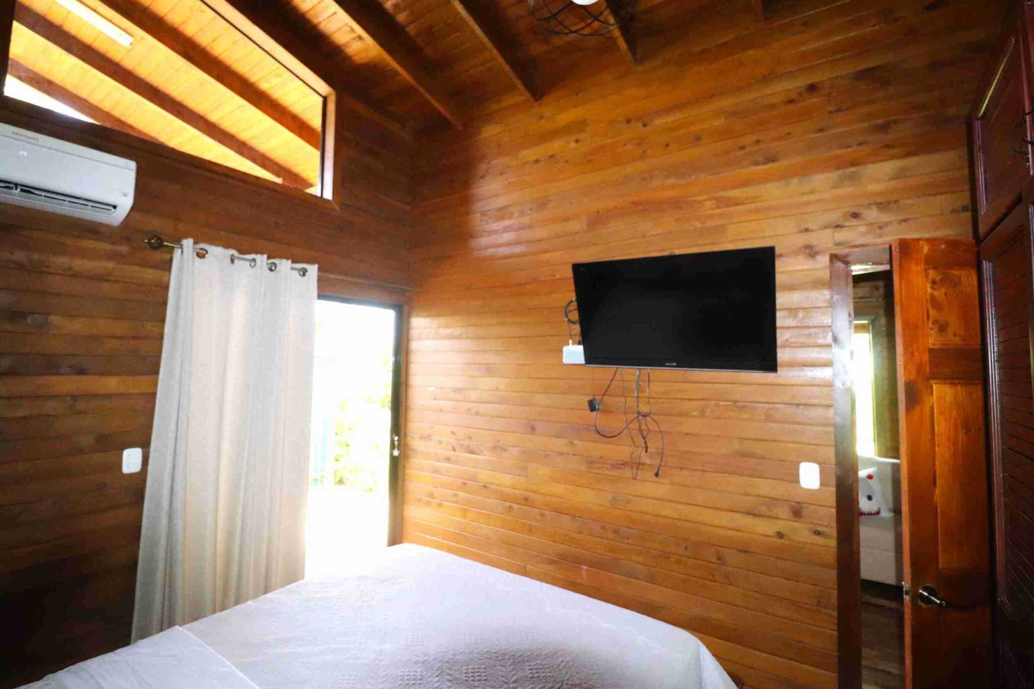 Cozy 2-Bedroom Home with Two Units in Coronado near Ojochal Costa Rica