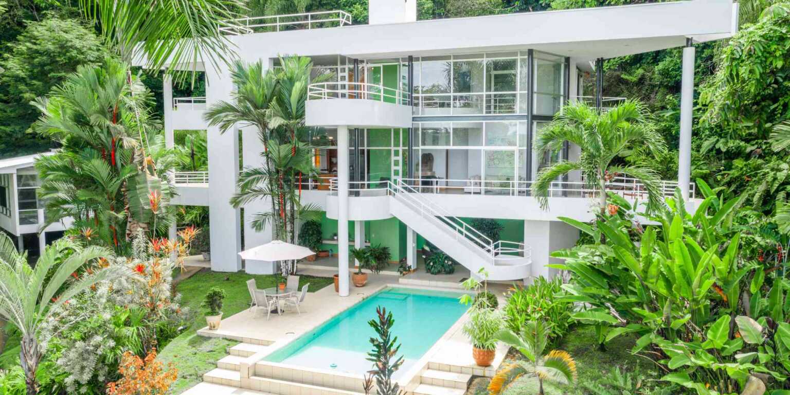Ocean View Modern House-1 Private, Modern Ocean View 4-Bedroom Home with Modern Style in Portalon near Dominical Costa Rica