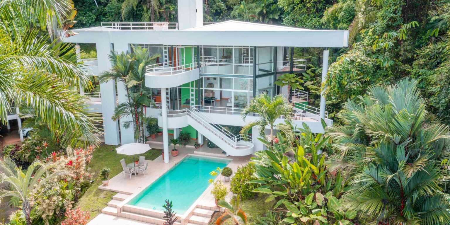 Ocean View Modern House-2 Private, Modern Ocean View 4-Bedroom Home with Modern Style in Portalon near Dominical Costa Rica