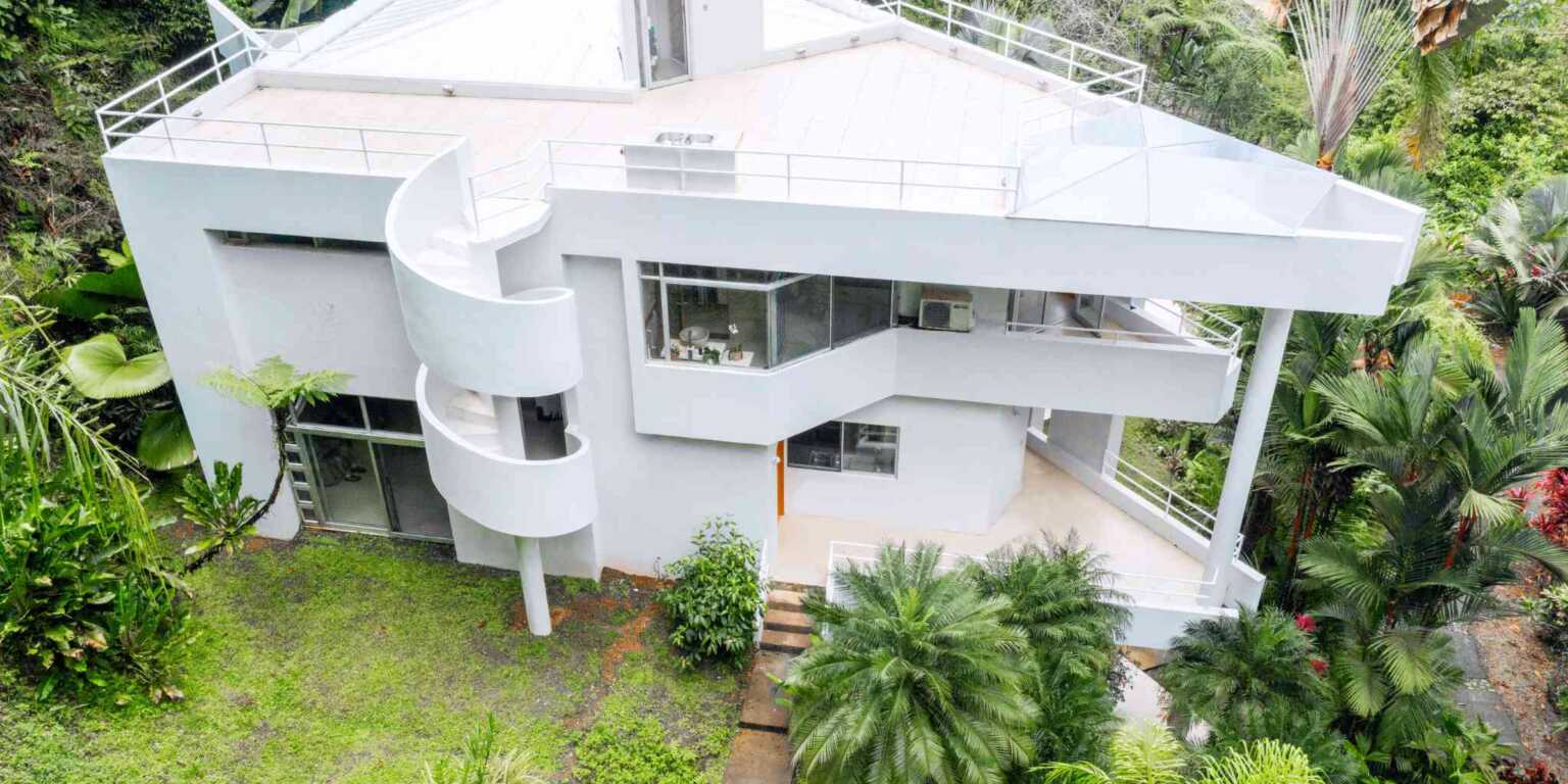 Ocean View Modern House-3 Private, Modern Ocean View 4-Bedroom Home with Modern Style in Portalon near Dominical Costa Rica