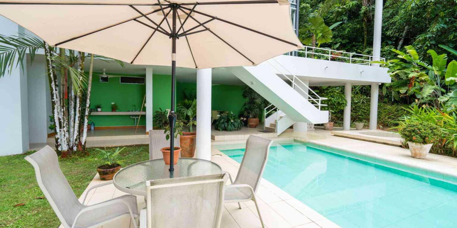 Ocean View Modern House-5 Private, Modern Ocean View 4-Bedroom Home with Modern Style in Portalon near Dominical Costa Rica