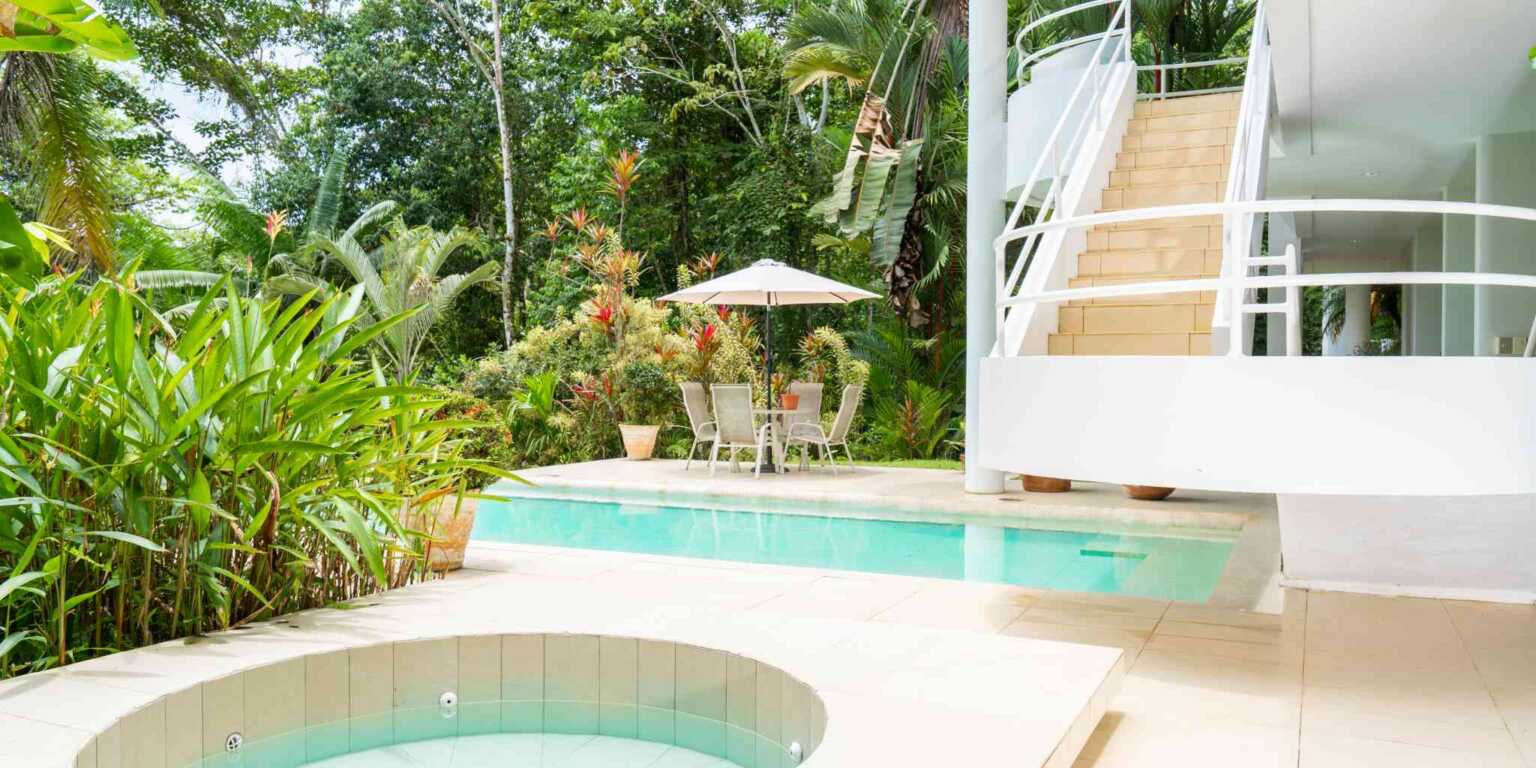 Ocean View Modern House-6 Private, Modern Ocean View 4-Bedroom Home with Modern Style in Portalon near Dominical Costa Rica