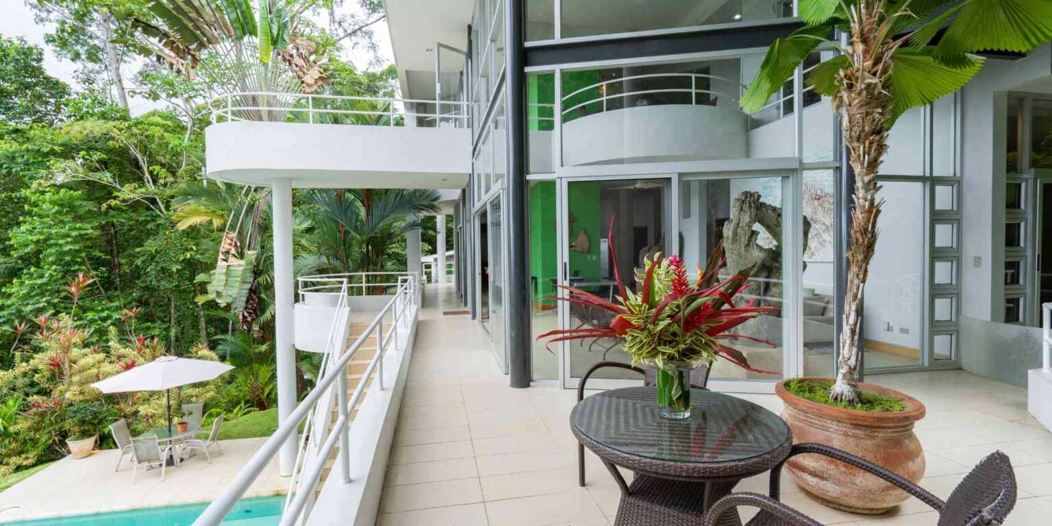 Ocean View Modern House-8 Private, Modern Ocean View 4-Bedroom Home with Modern Style in Portalon near Dominical Costa Rica