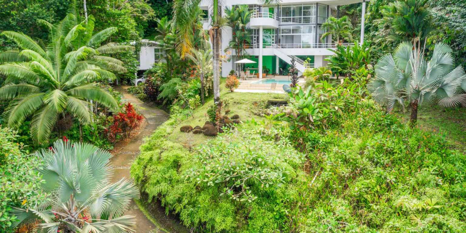 Ocean View Modern House-33 Private, Modern Ocean View 4-Bedroom Home with Modern Style in Portalon near Dominical Costa Rica