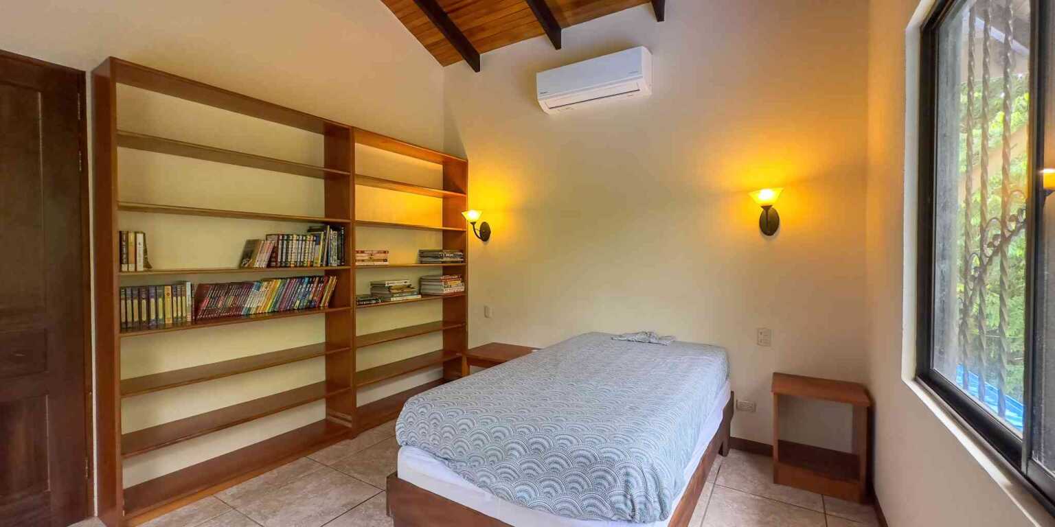 Ojochal-20 Jungle Home Totally Private 3-Bedroom Home in Easy Access Location in Ojochal Costa Rica