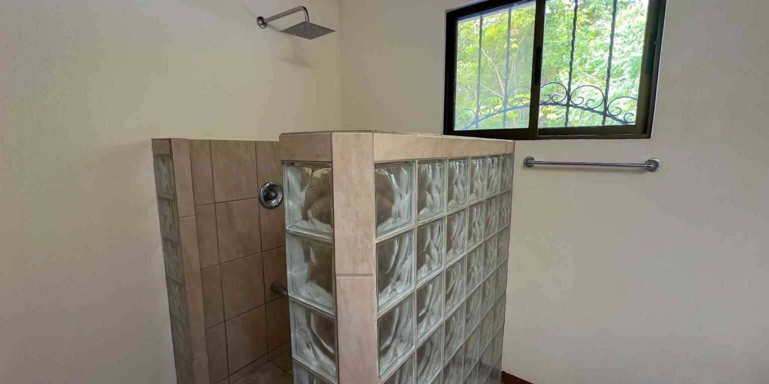 Ojochal-22 Jungle Home Totally Private 3-Bedroom Home in Easy Access Location in Ojochal Costa Rica