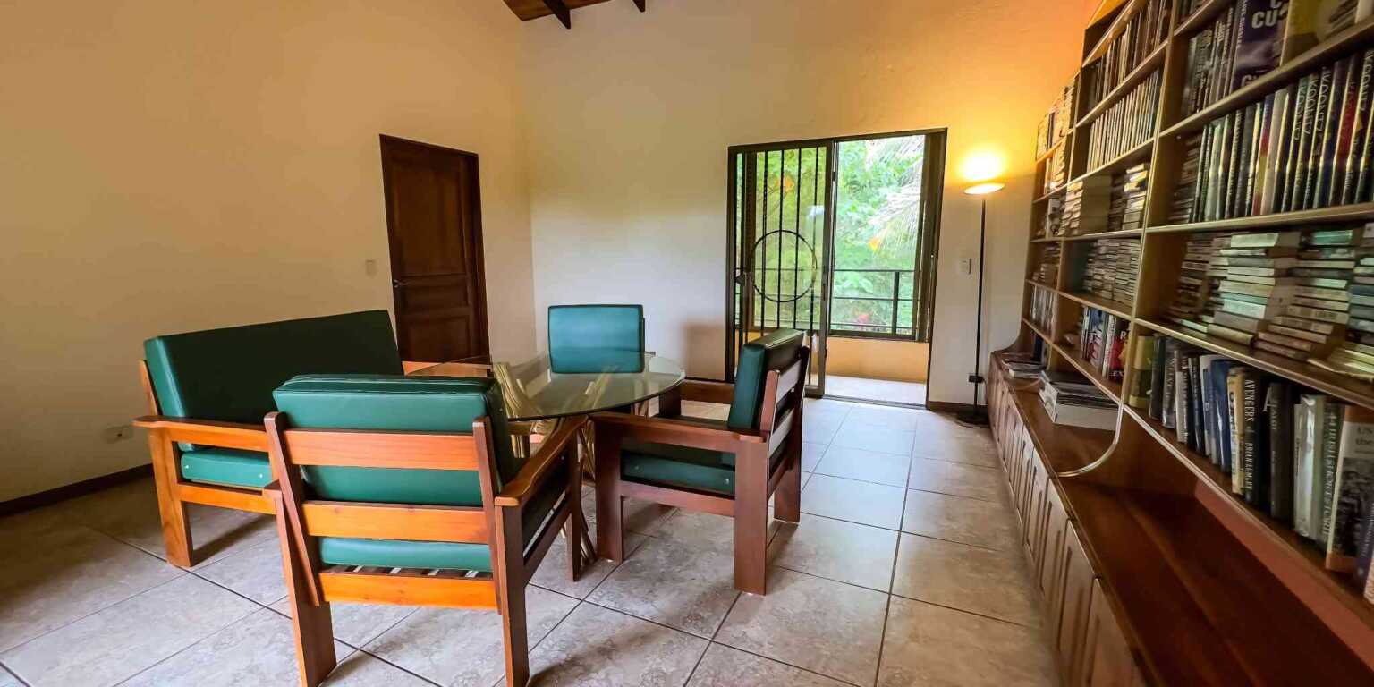 Ojochal-36 Jungle Home Totally Private 3-Bedroom Home in Easy Access Location in Ojochal Costa Rica