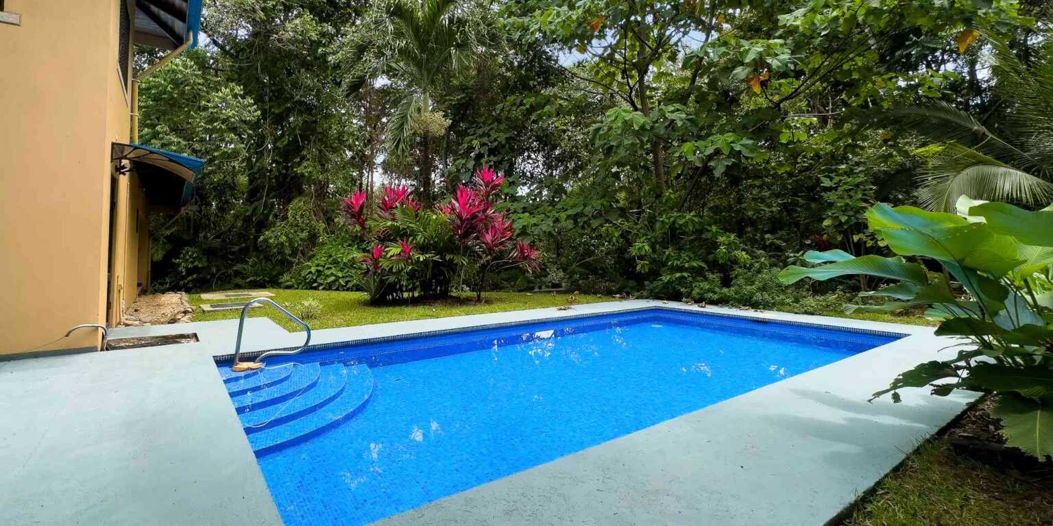 Ojochal-11 Jungle Home Totally Private 3-Bedroom Home in Easy Access Location in Ojochal Costa Rica