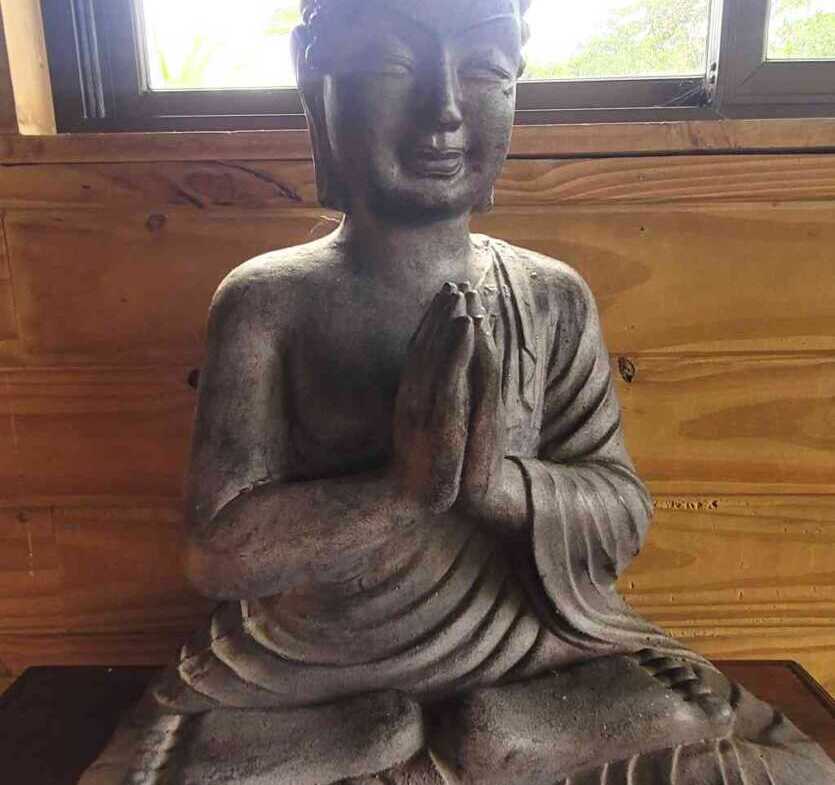 835