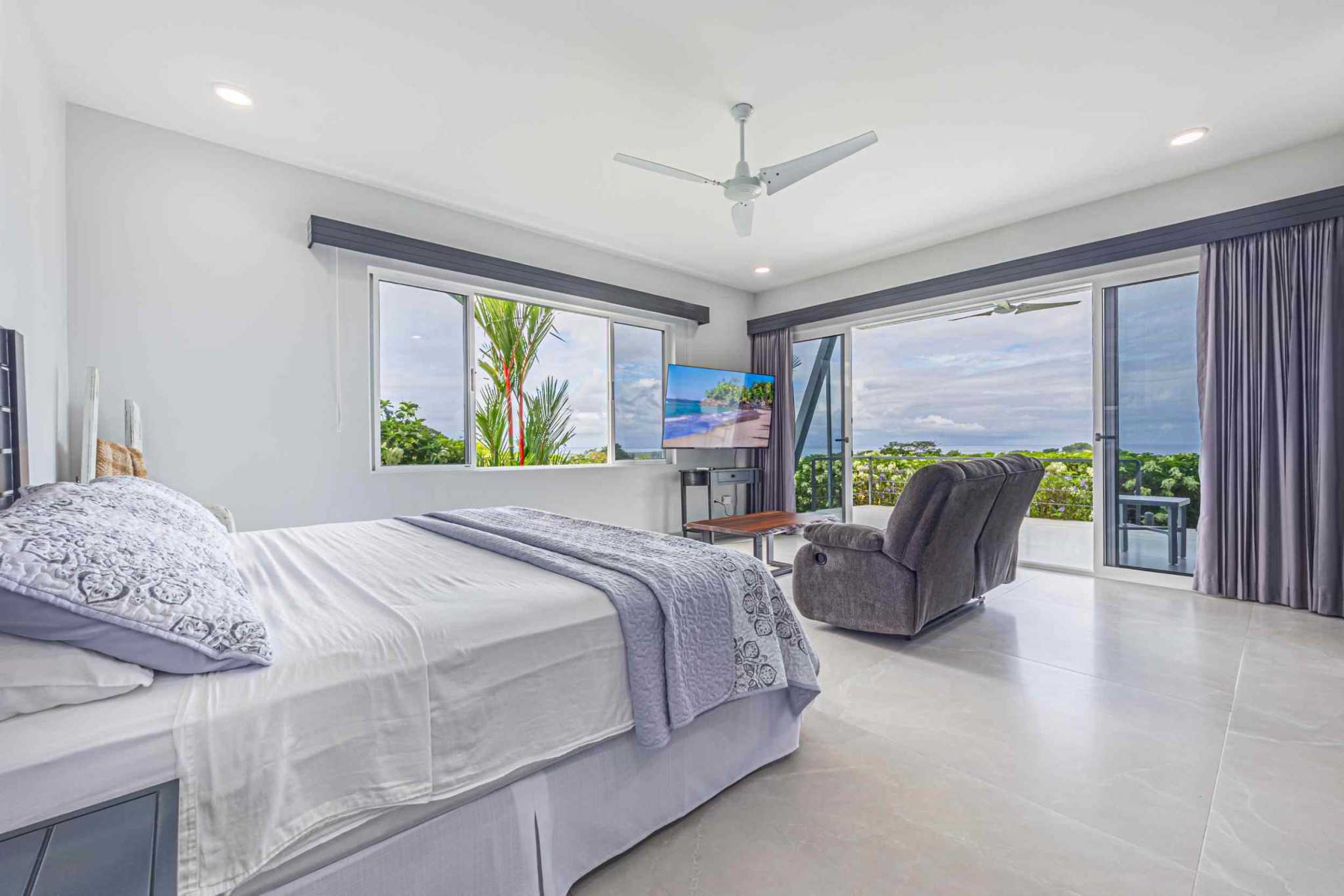 32579 (6) Ocean View Estate with Big Pool & Guesthouse in Uvita Costa Rica