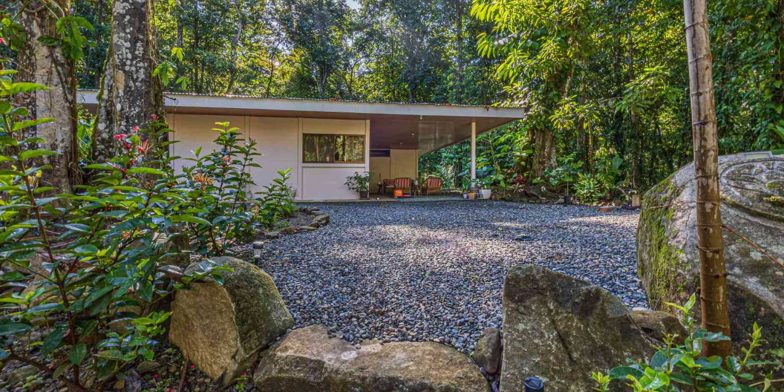 ConeCat-06(1) Versatile Riverfront Retreat on 5.3 Acres with Multiple Homes Perfect for Family Compound or Retreat Center in Ojochal Costa Rica