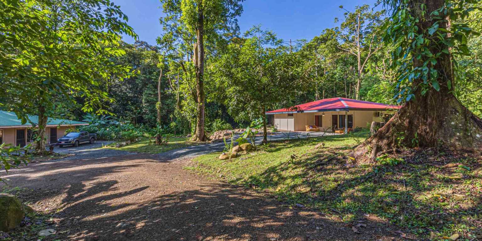 ConeCat-04(1) Versatile Riverfront Retreat on 5.3 Acres with Multiple Homes Perfect for Family Compound or Retreat Center in Ojochal Costa Rica