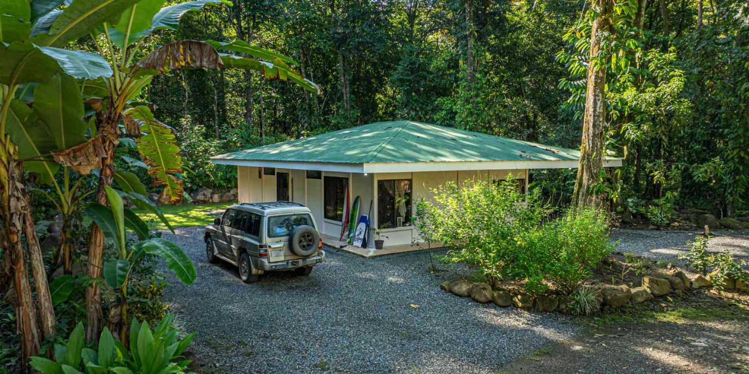 ConeCat-07 Versatile Riverfront Retreat on 5.3 Acres with Multiple Homes Perfect for Family Compound or Retreat Center in Ojochal Costa Rica