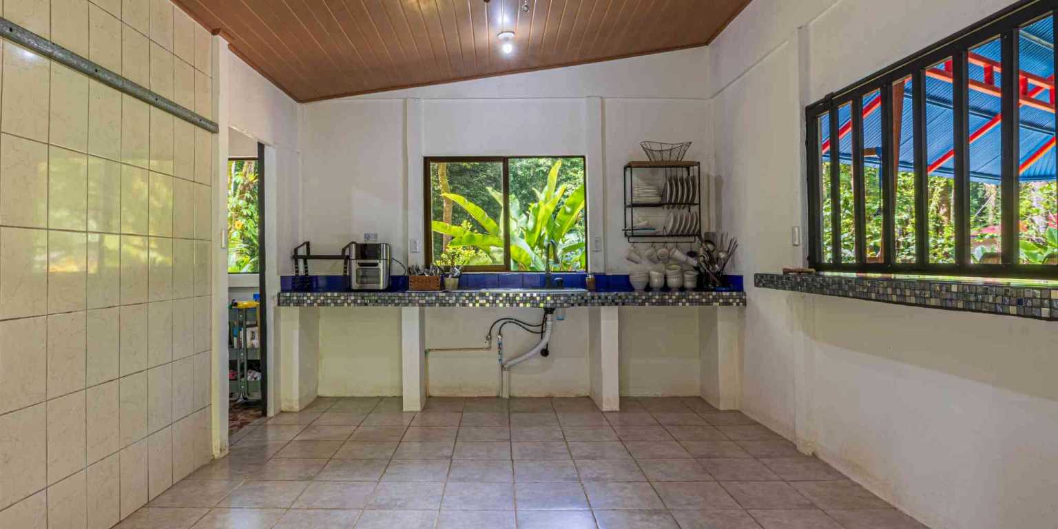 ConeCat-38 Versatile Riverfront Retreat on 5.3 Acres with Multiple Homes Perfect for Family Compound or Retreat Center in Ojochal Costa Rica