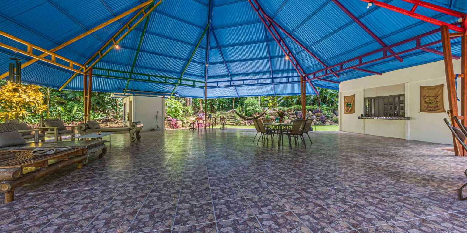 ConeCat-1 Versatile Riverfront Retreat on 5.3 Acres with Multiple Homes Perfect for Family Compound or Retreat Center in Ojochal Costa Rica