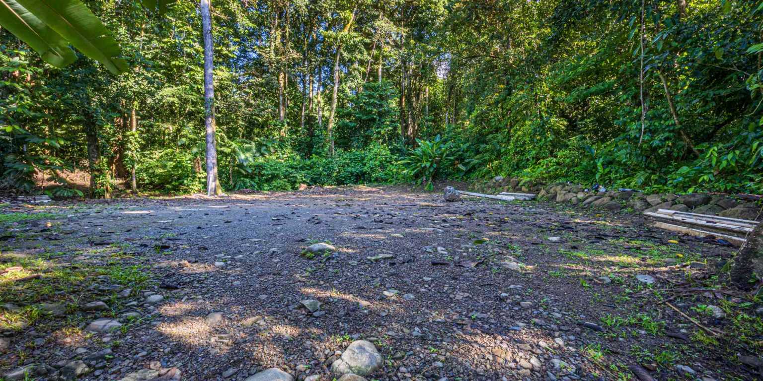 ConeCat-07(1) Versatile Riverfront Retreat on 5.3 Acres with Multiple Homes Perfect for Family Compound or Retreat Center in Ojochal Costa Rica